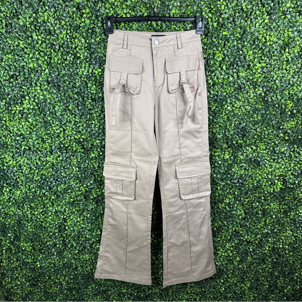 Nwt boutique Beige cargo mini‎ flare Trousers pants
